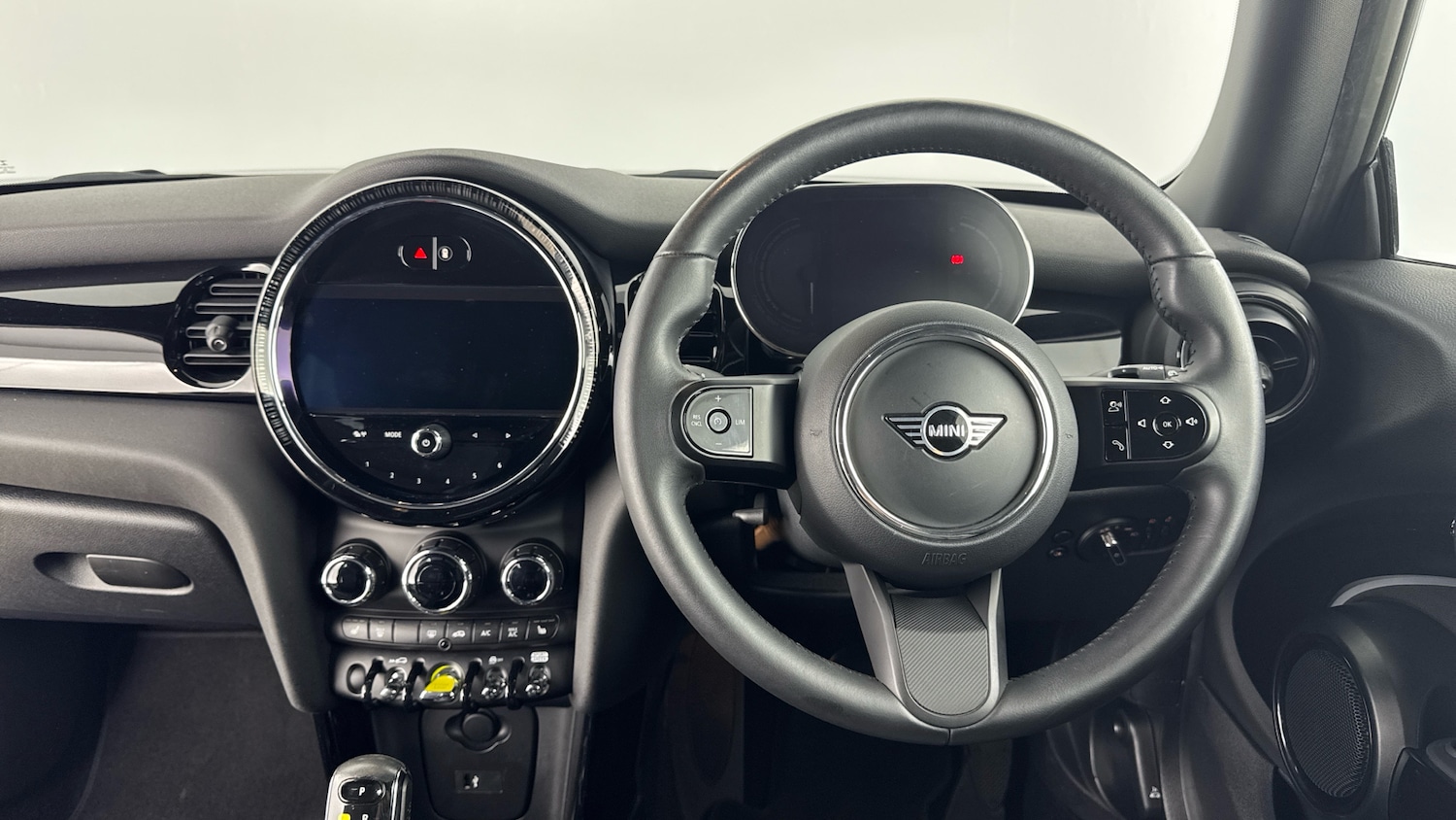 Used MINI Hatch 2022 for sale - 77198793: Photo 5