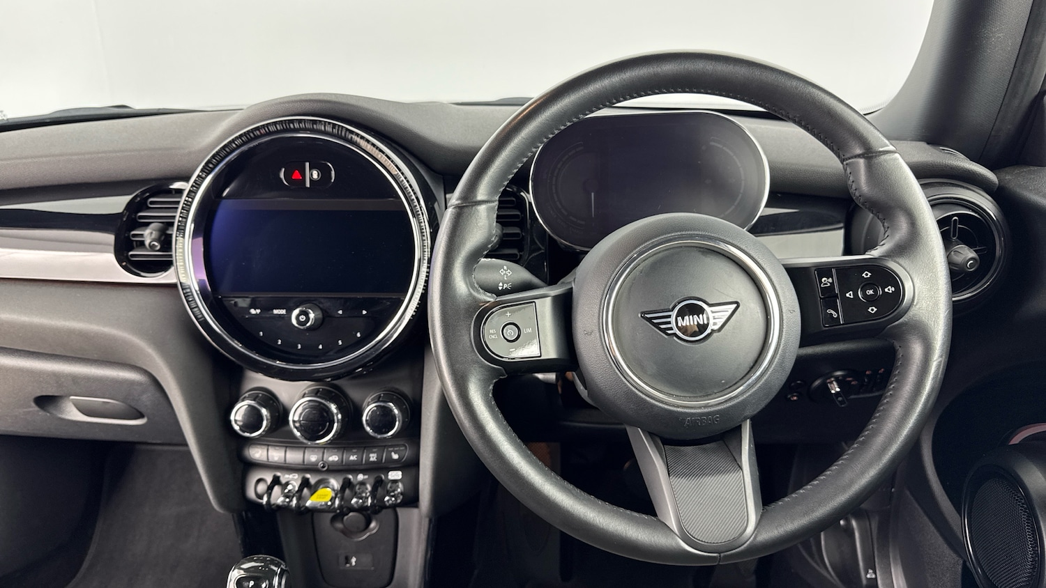 Used MINI Hatch 2022 for sale - 76908475: Photo 5