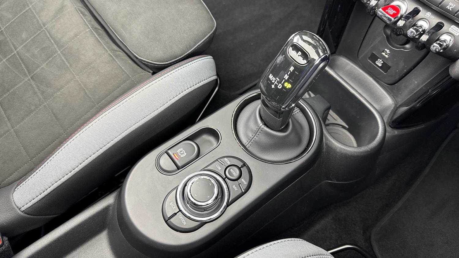 Used MINI Convertible 2024 for sale - 76725511: Photo 10