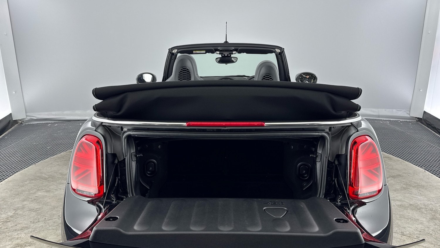 Used MINI Convertible 2024 for sale - 76725511: Photo 13