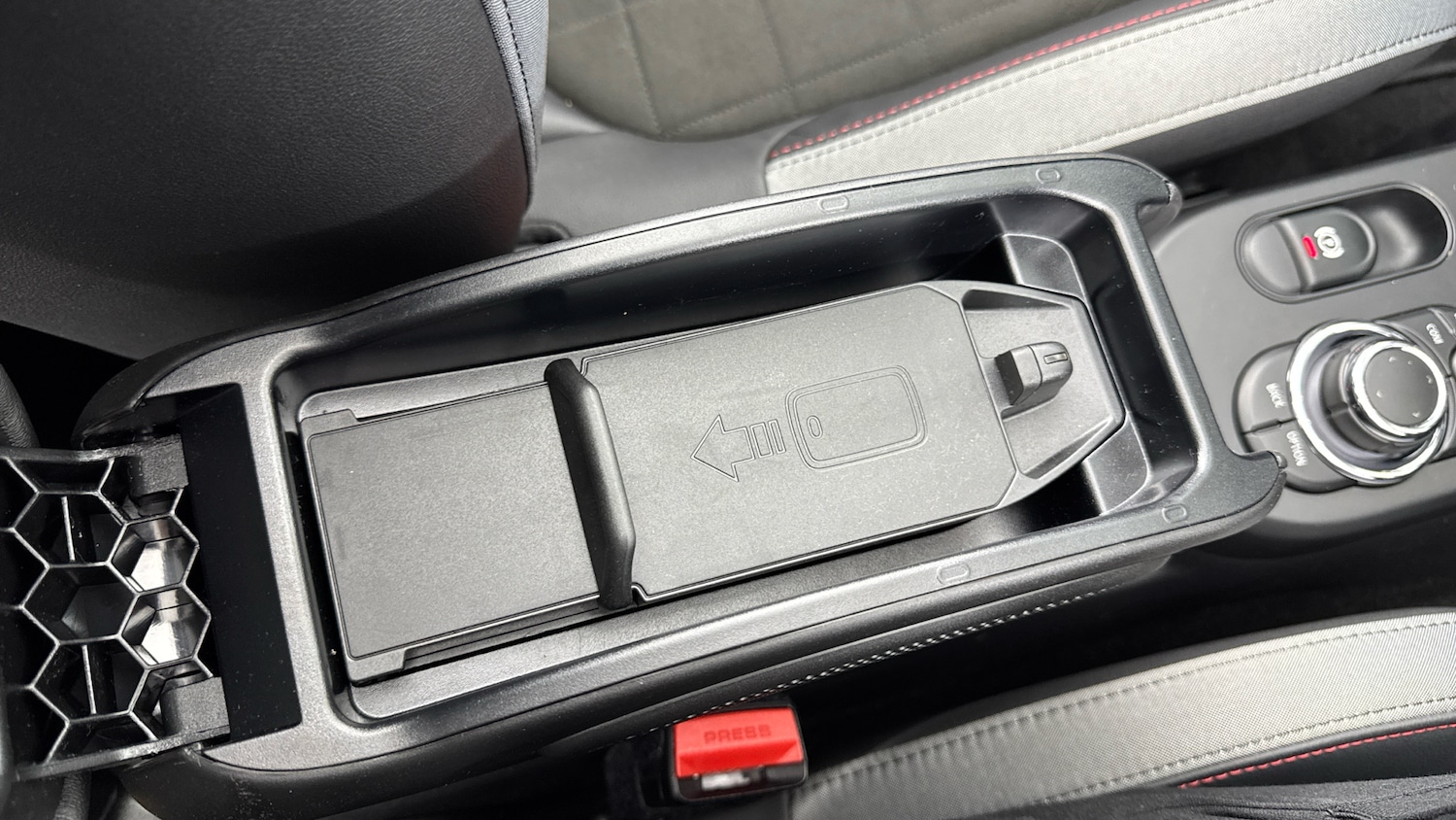 Used MINI Convertible 2024 for sale - 76725511: Photo 19