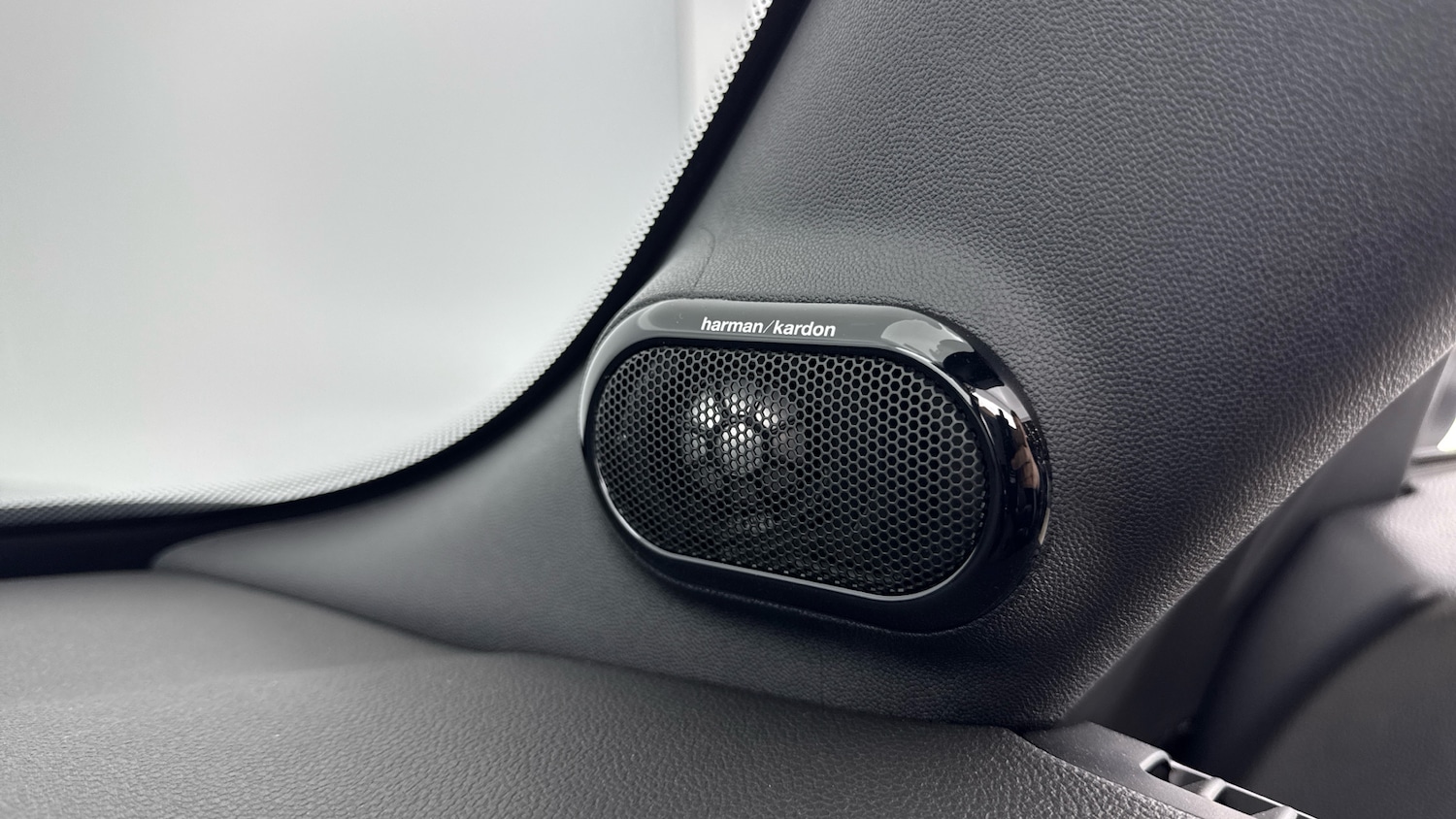 Used MINI Convertible 2024 for sale - 76725511: Photo 20