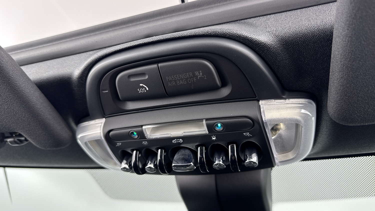 Used MINI Convertible 2024 for sale - 76725511: Photo 35