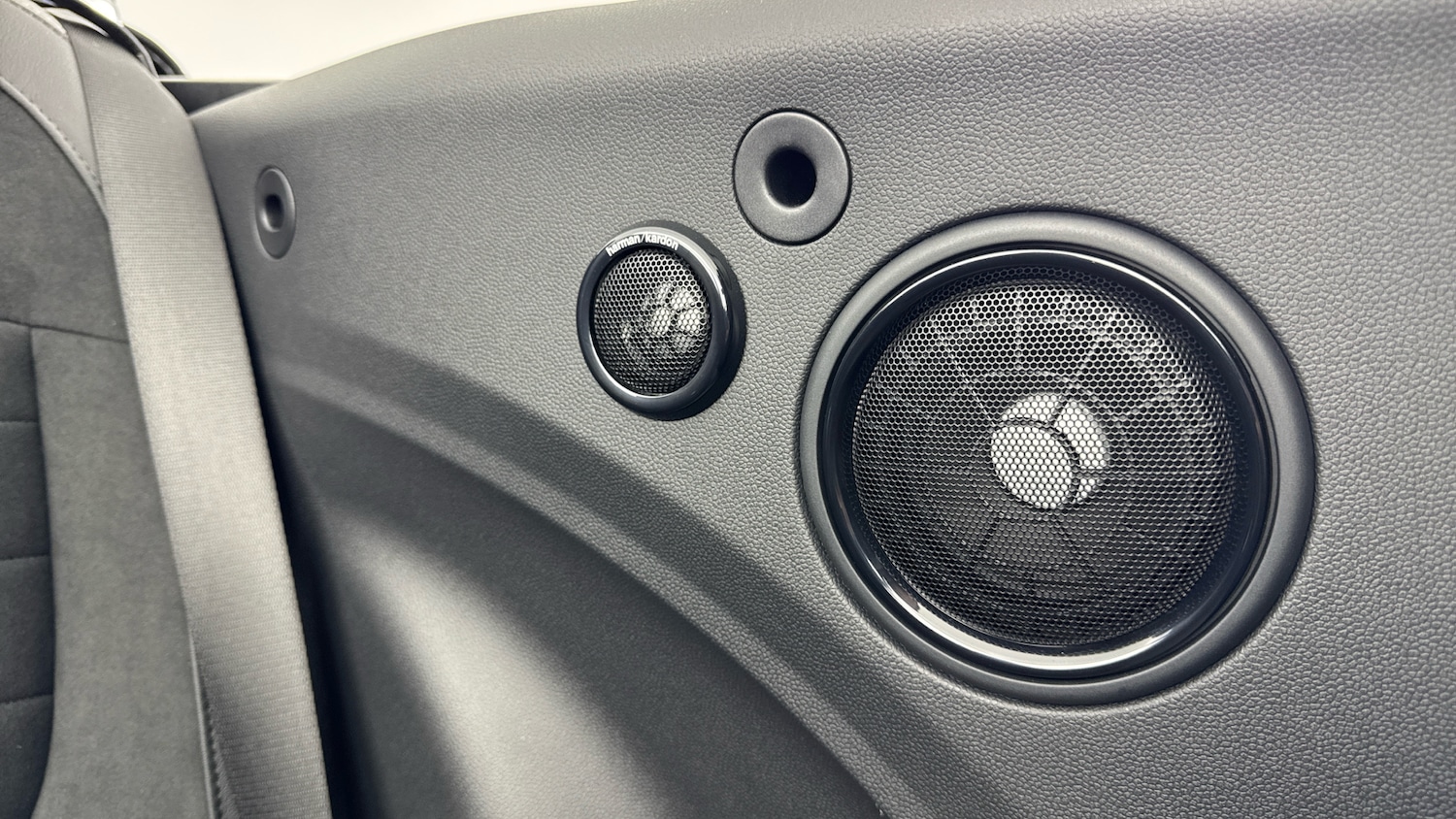 Used MINI Convertible 2024 for sale - 76725511: Photo 40