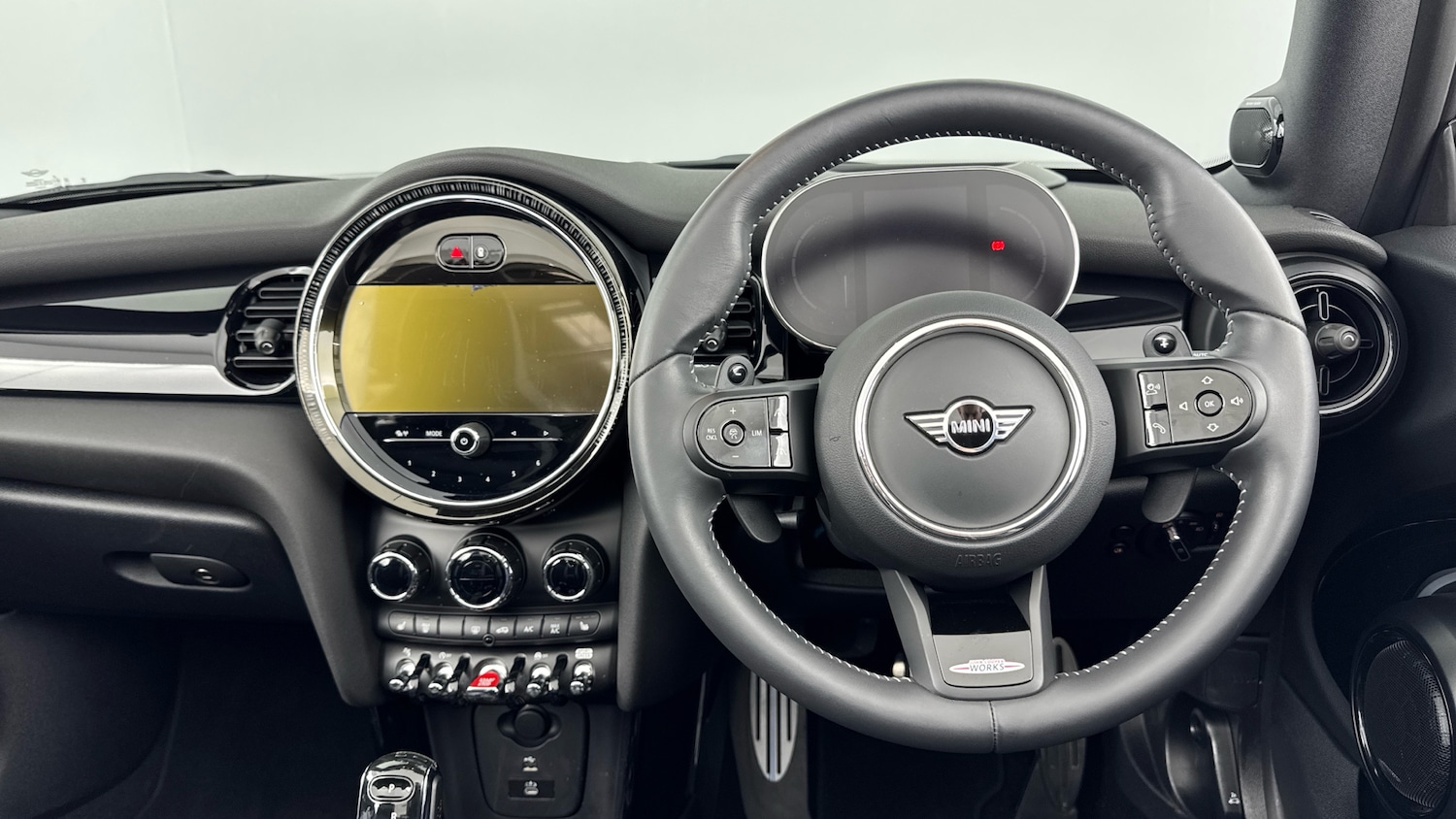 Used MINI Convertible 2024 for sale - 76725511: Photo 5