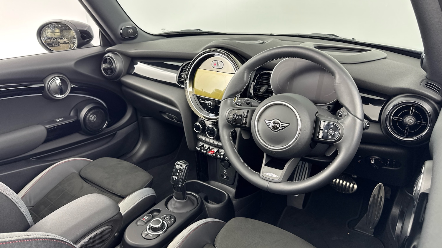 Used MINI Convertible 2024 for sale - 76725511: Photo 6