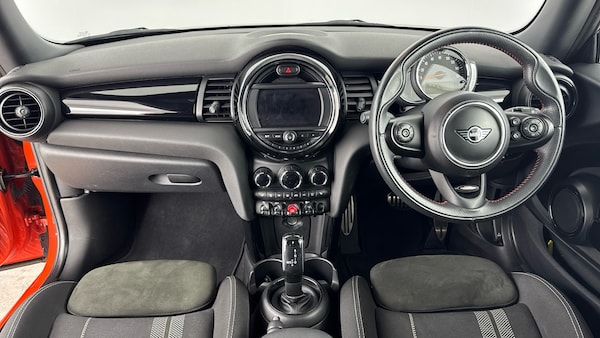 Used MINI Hatch 2019 for sale - 76234618: Photo 4