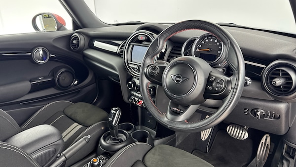 Used MINI Hatch 2019 for sale - 76234618: Photo 6