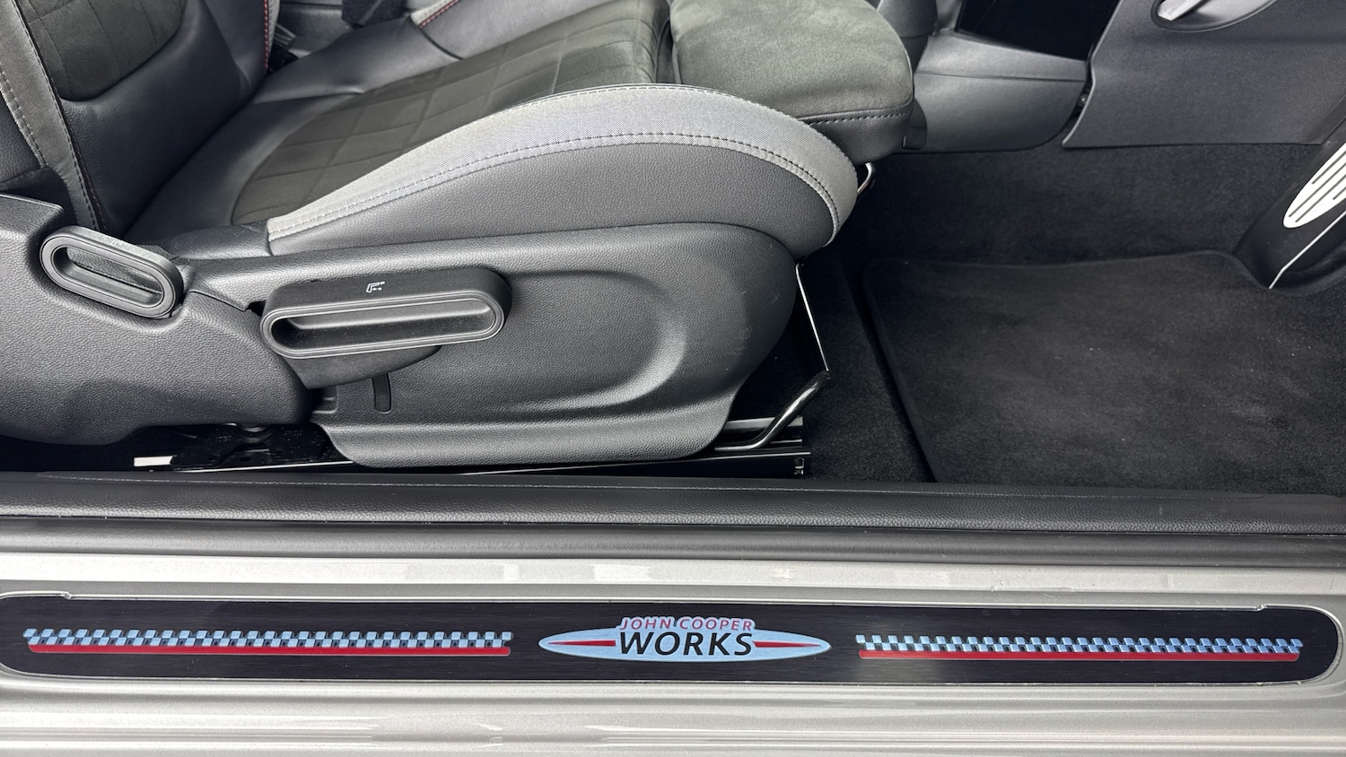 Used MINI Hatch 2023 for sale - 77803049: Photo 42