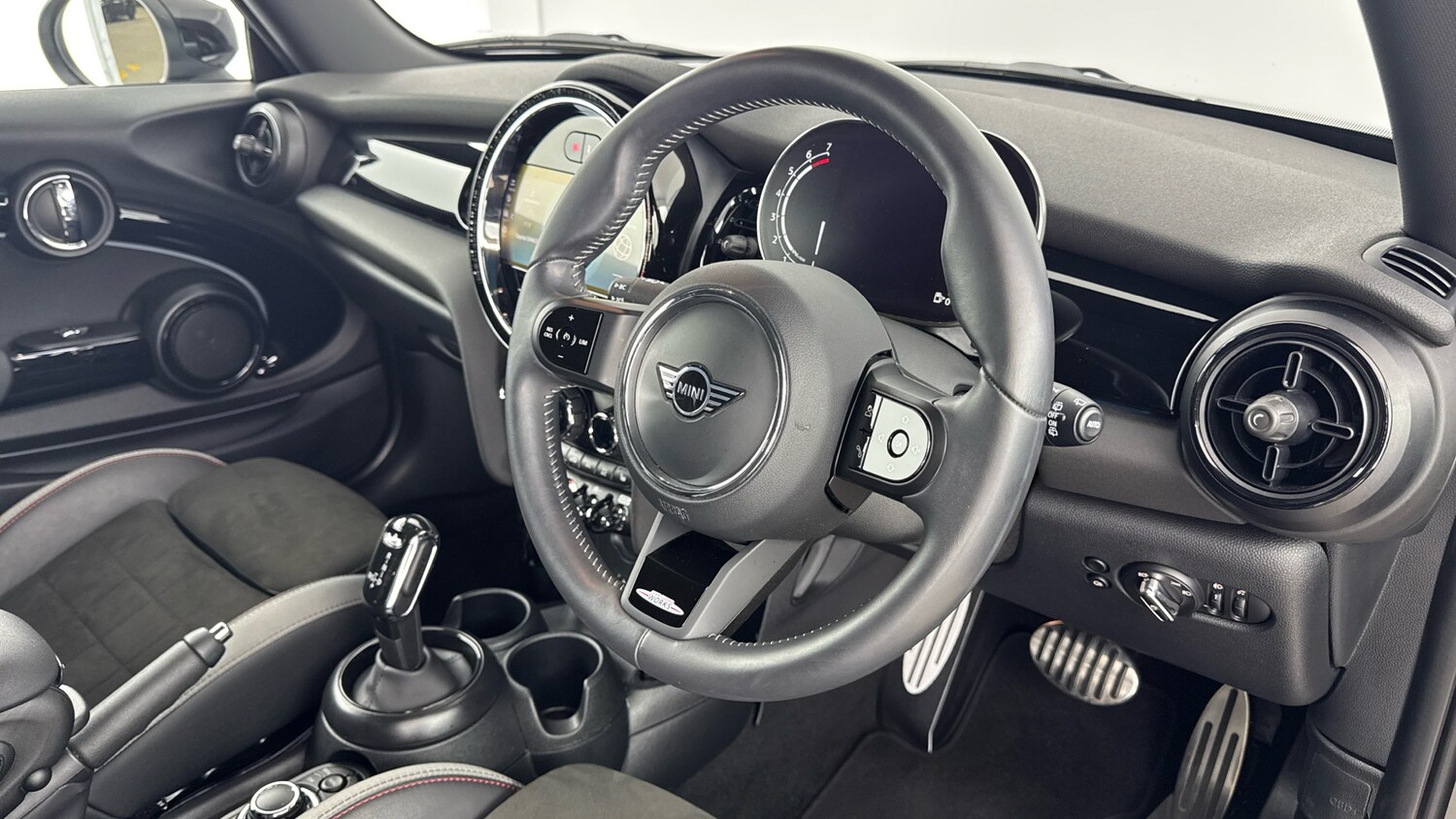 Used MINI Hatch 2023 for sale - 77803049: Photo 6