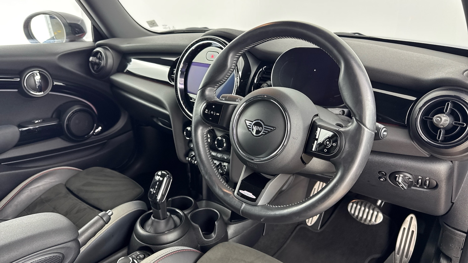 Used MINI Hatch 2021 for sale - 76131188: Photo 6