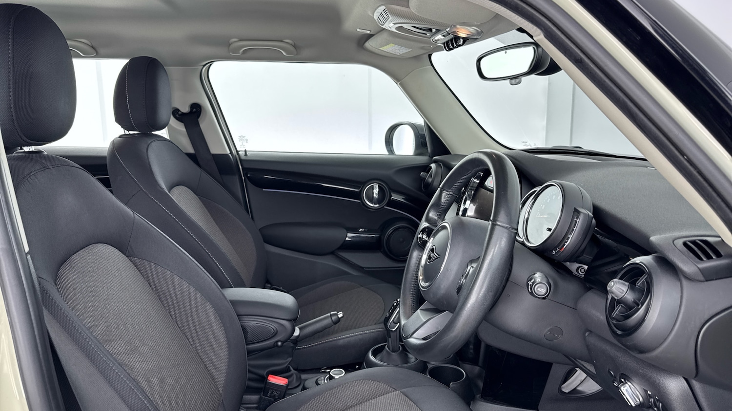 Used MINI Hatch 2022 for sale - 76979643: Photo 11