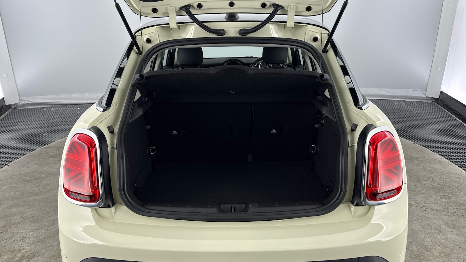 Used MINI Hatch 2022 for sale - 76979643: Photo 13