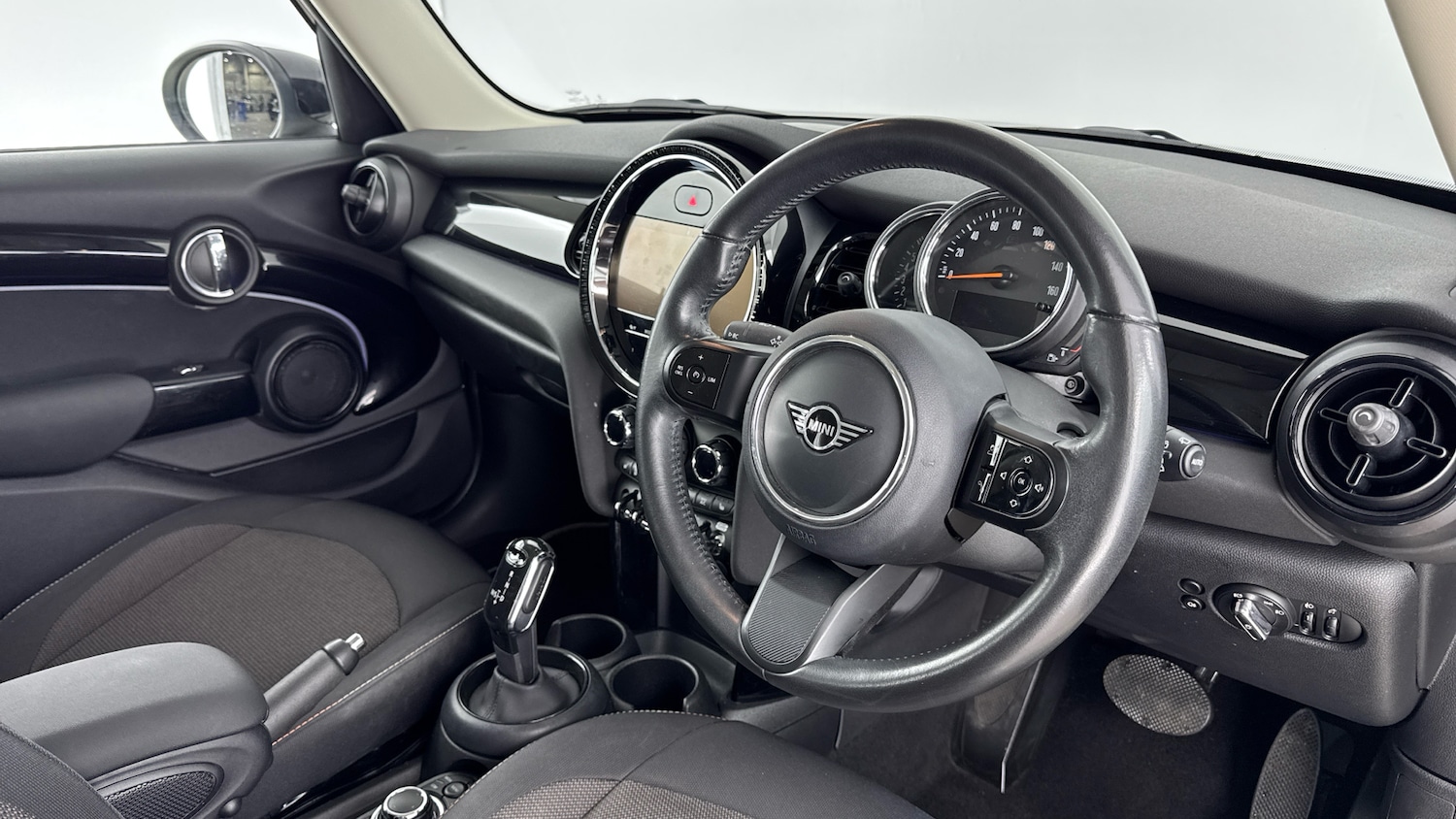 Used MINI Hatch 2022 for sale - 76979643: Photo 6