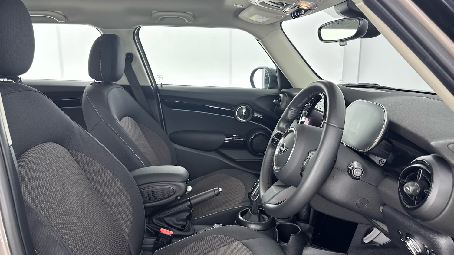 Used MINI Hatch 2023 for sale - 76922341: Photo 11