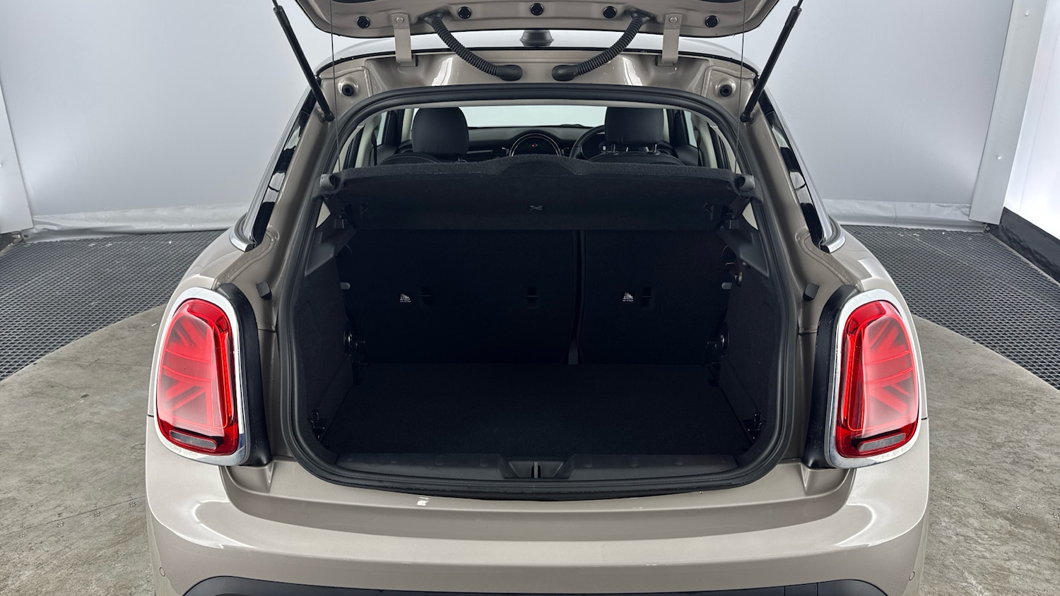 Used MINI Hatch 2023 for sale - 76922341: Photo 13