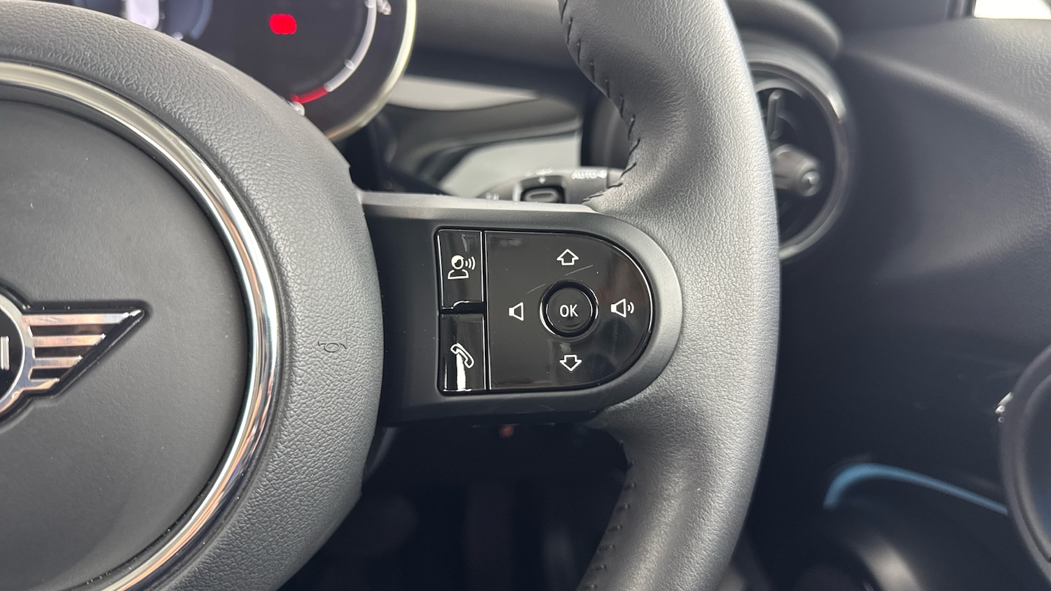 Used MINI Hatch 2023 for sale - 76922341: Photo 18