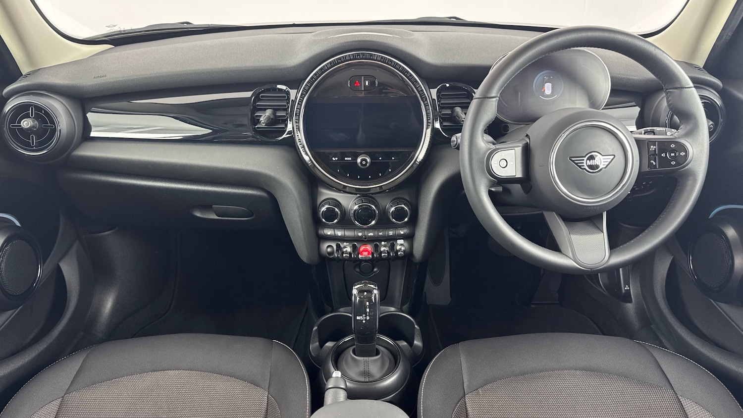 Used MINI Hatch 2023 for sale - 76922341: Photo 4