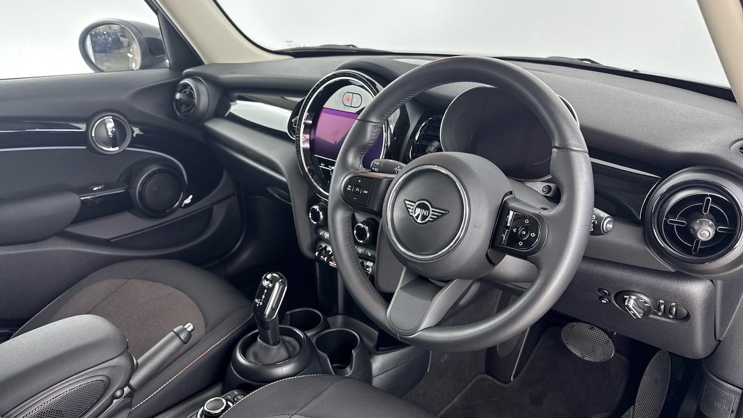 Used MINI Hatch 2023 for sale - 76922341: Photo 6