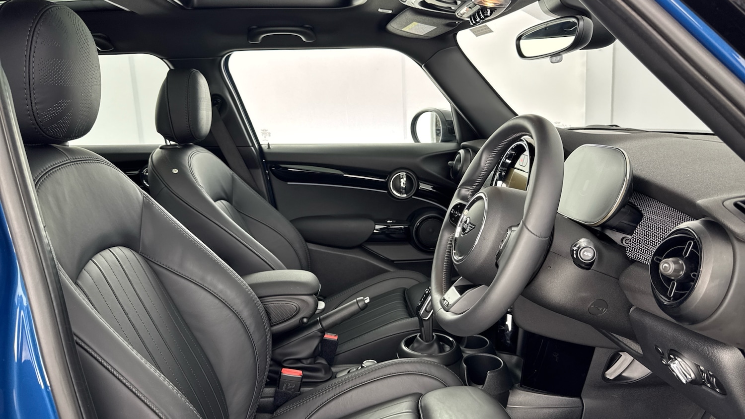 Used MINI Cooper 2023 for sale - 76643239: Photo 11