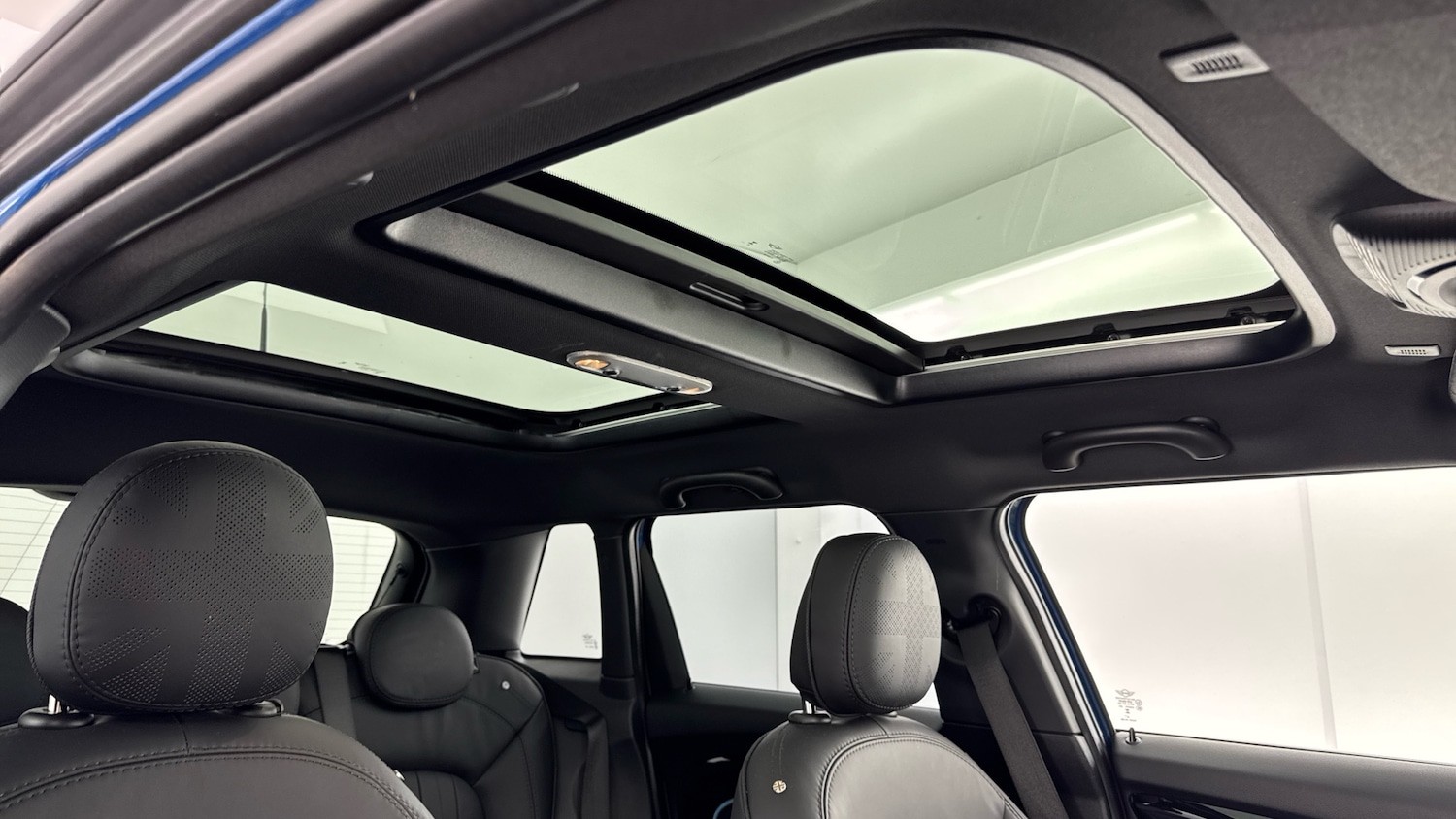 Used MINI Cooper 2023 for sale - 76643239: Photo 17