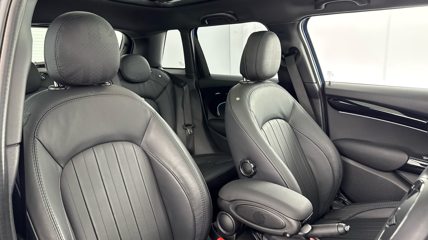 Used MINI Cooper 2023 for sale - 76643239: Photo 27