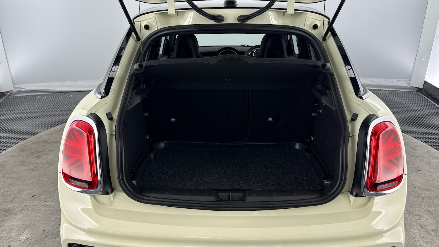 Used MINI Hatch 2021 for sale - 76131205: Photo 13