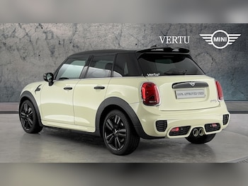 Used MINI Hatch 2021 for sale - 76131205: Photo