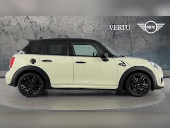 Used MINI Hatch 2021 for sale - 76131205: Photo