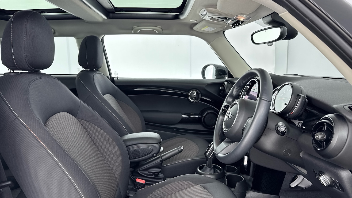 Used MINI Hatch 2022 for sale - 77781383: Photo 11