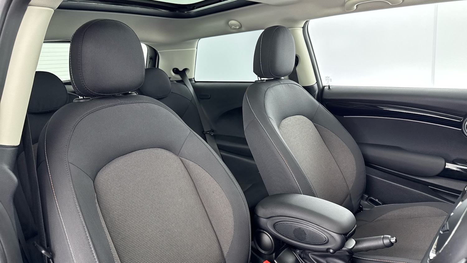 Used MINI Hatch 2022 for sale - 77781383: Photo 27