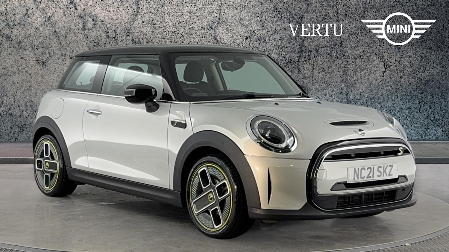 Used MINI Hatch 2021 for sale - 76892841: Photo 1