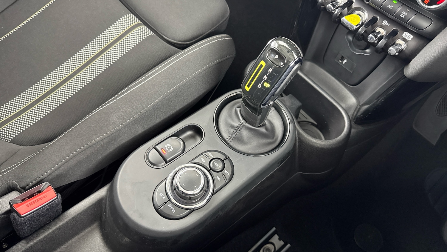 Used MINI Hatch 2021 for sale - 76892841: Photo 10