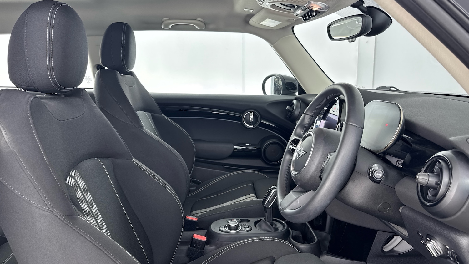 Used MINI Hatch 2021 for sale - 76892841: Photo 11