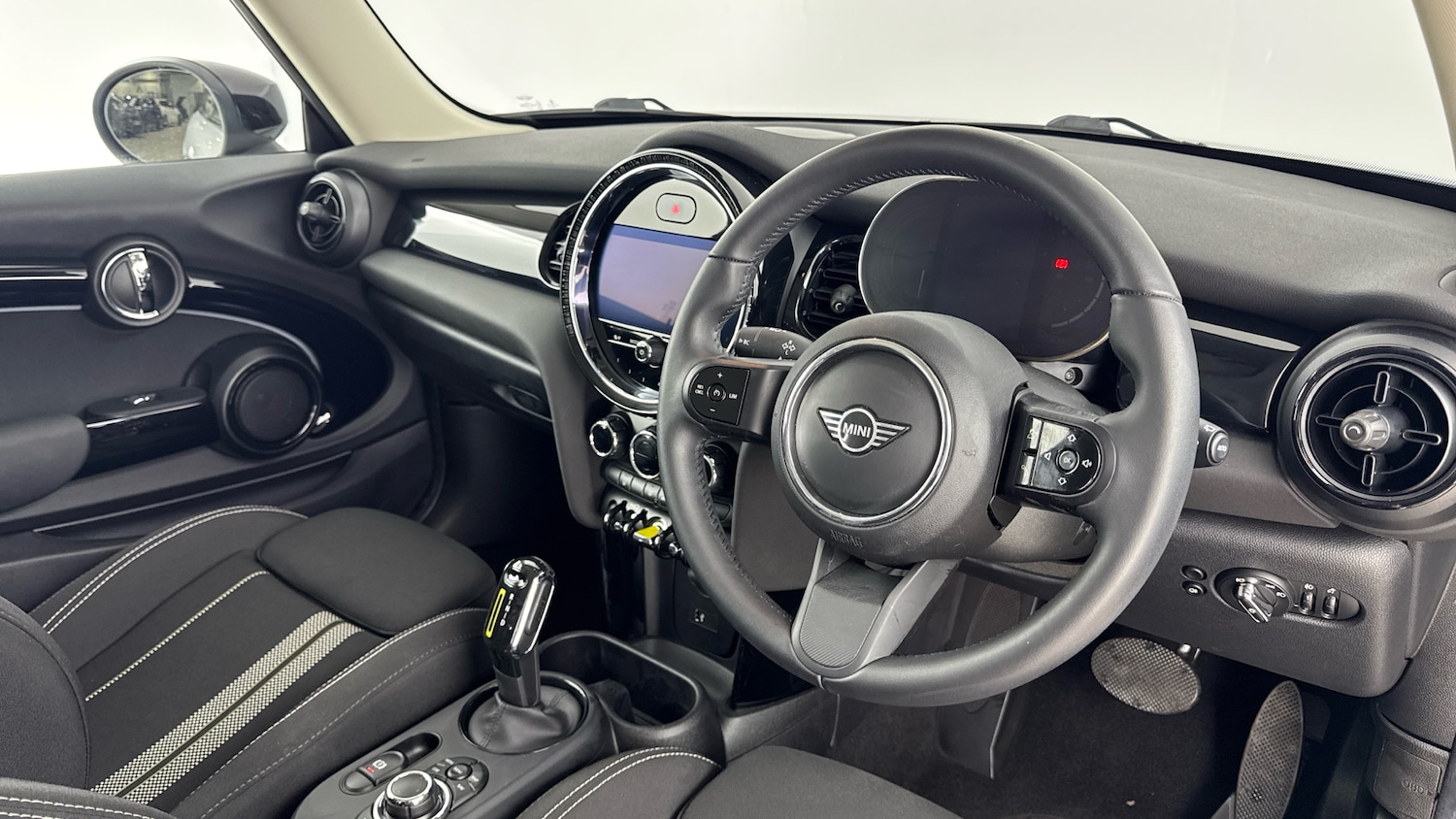 Used MINI Hatch 2021 for sale - 76892841: Photo 6