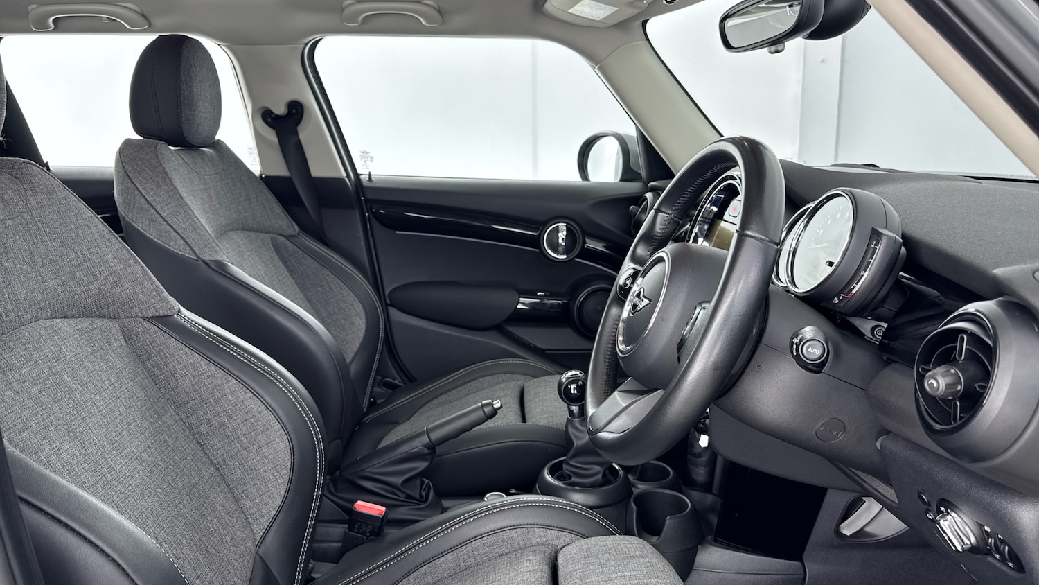 Used MINI Hatch 2022 for sale - 76437038: Photo 11