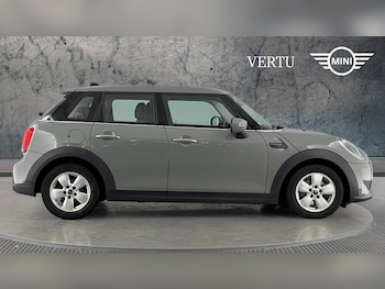 Used MINI Hatch 2022 for sale - 76437038: Photo