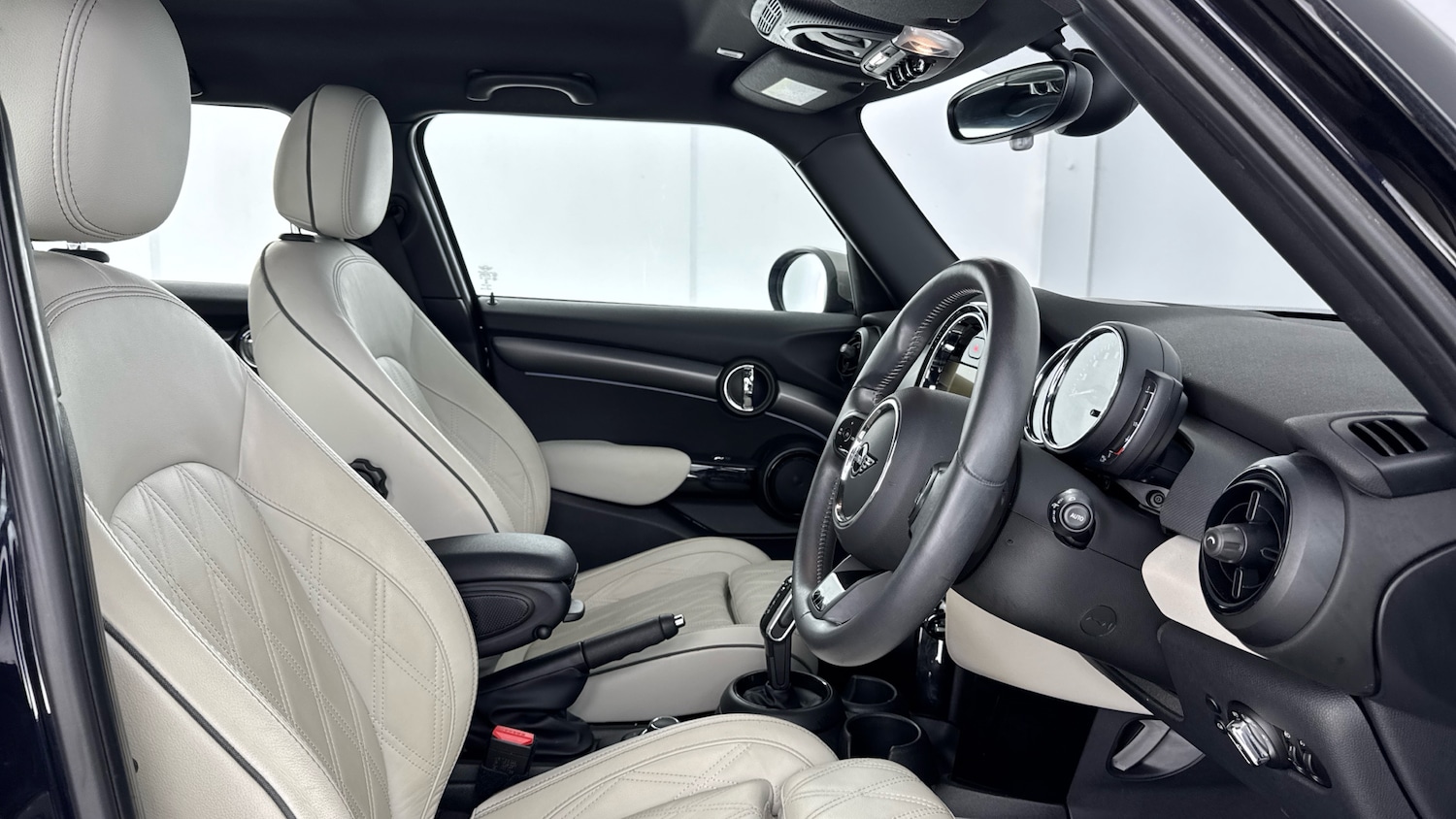 Used MINI Hatch 2022 for sale - 76339995: Photo 11