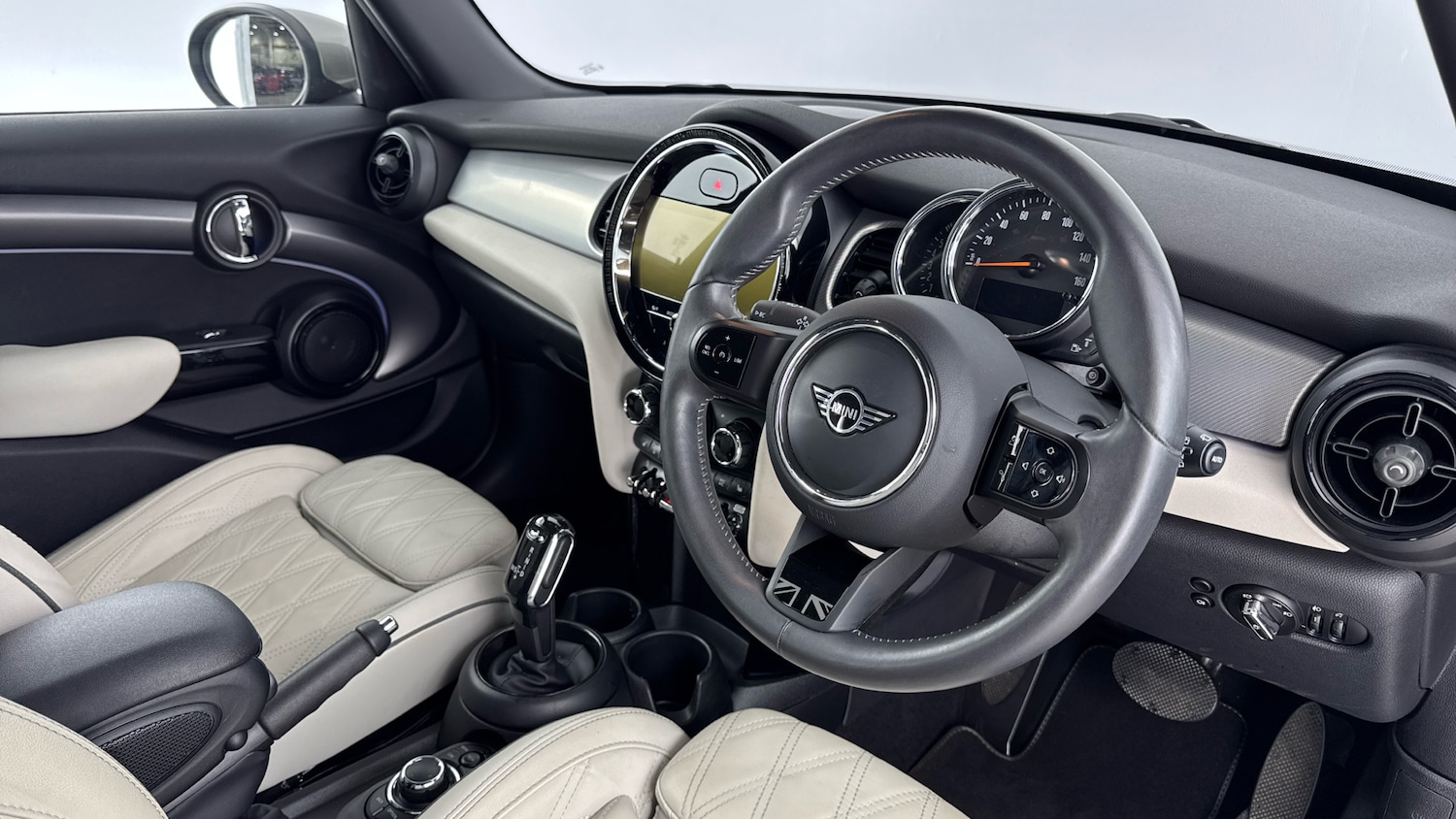 Used MINI Hatch 2022 for sale - 76339995: Photo 6