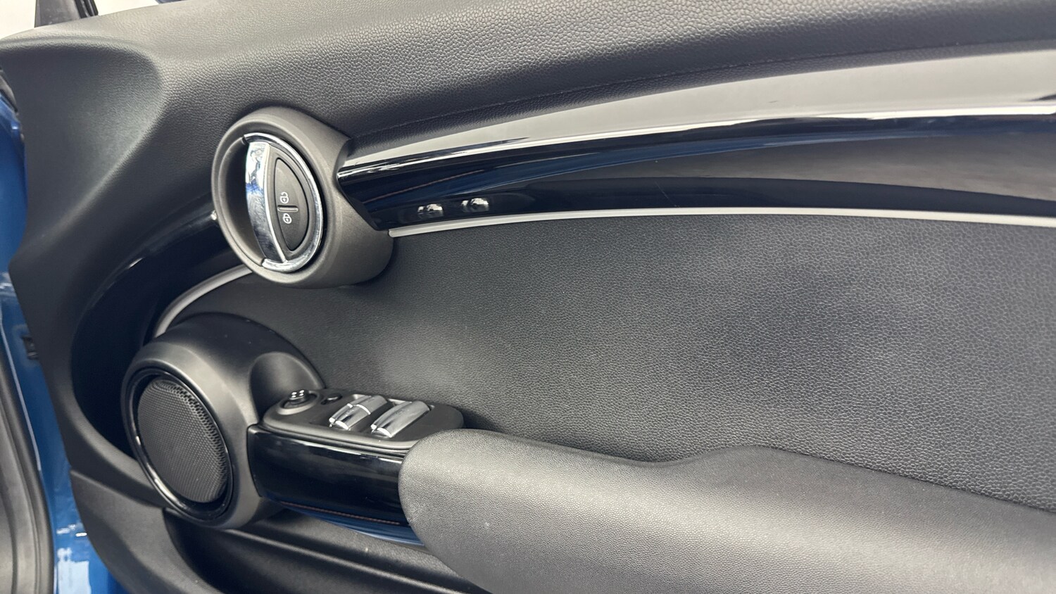 Used MINI Convertible 2022 for sale - 77946984: Photo 20