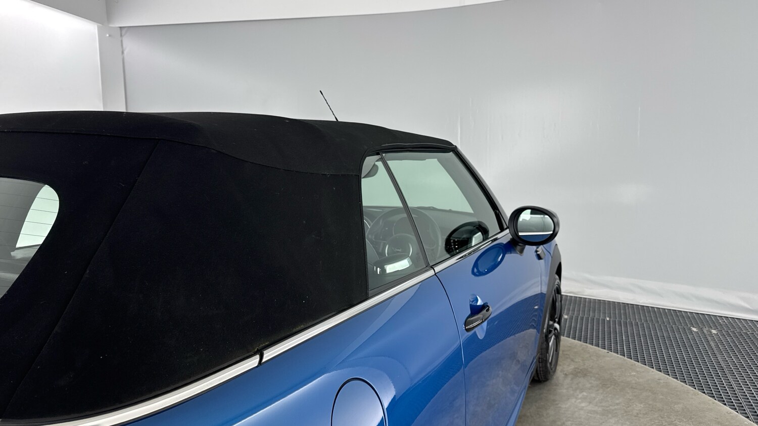 Used MINI Convertible 2022 for sale - 77946984: Photo 25