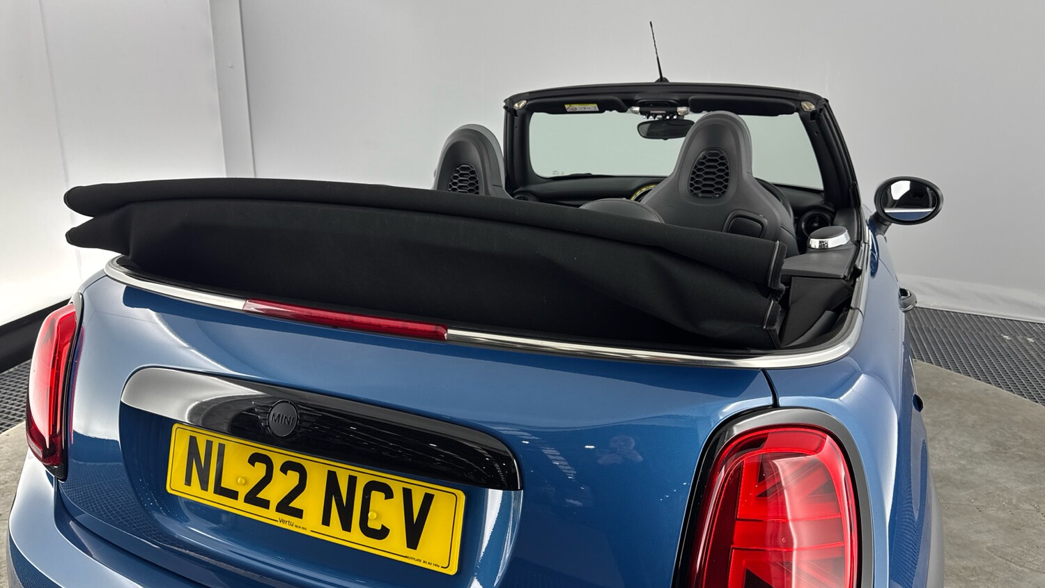 Used MINI Convertible 2022 for sale - 77946984: Photo 27
