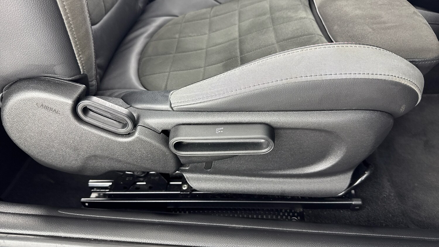 Used MINI Convertible 2022 for sale - 77946984: Photo 32