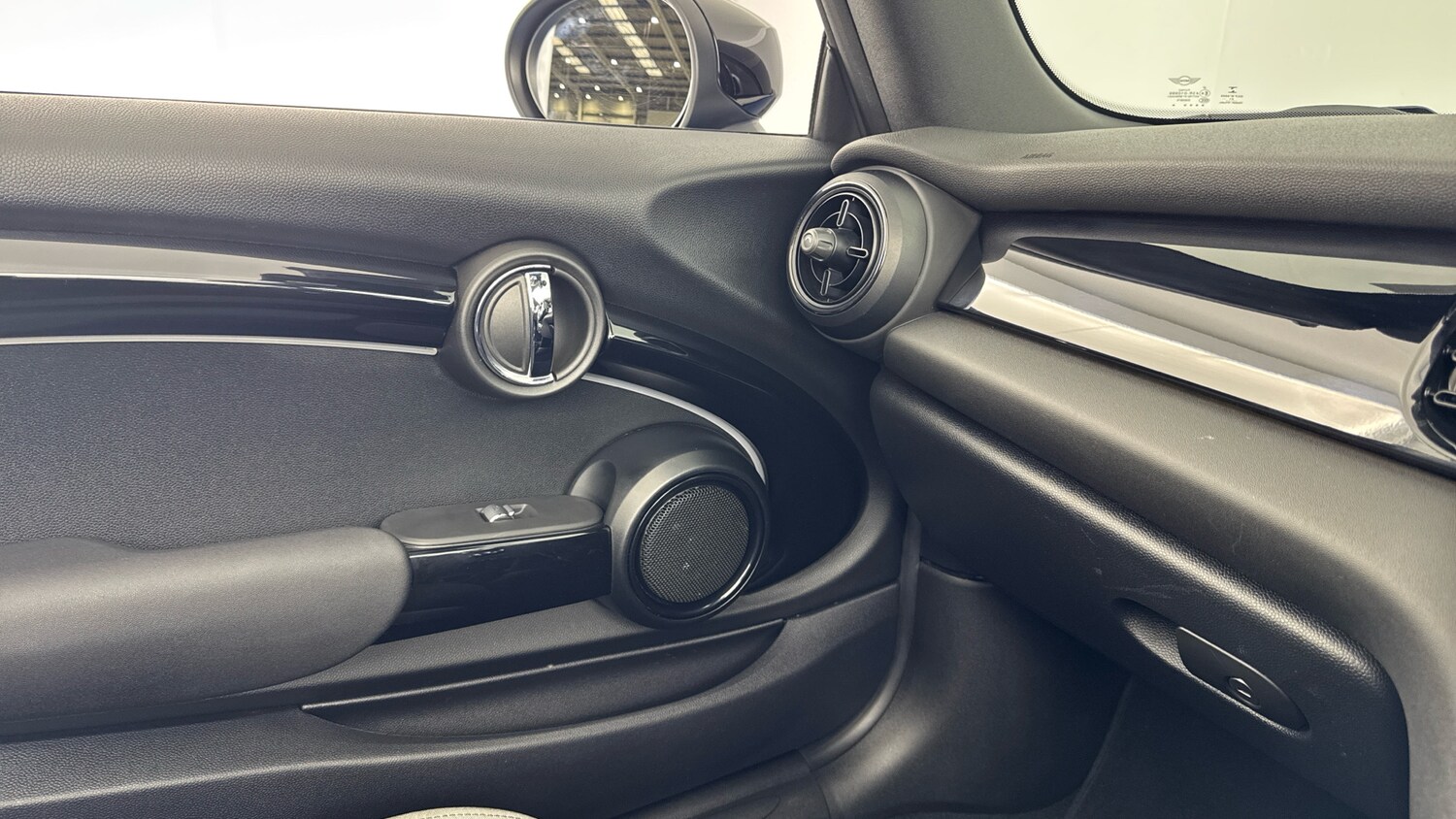 Used MINI Convertible 2022 for sale - 77946984: Photo 41