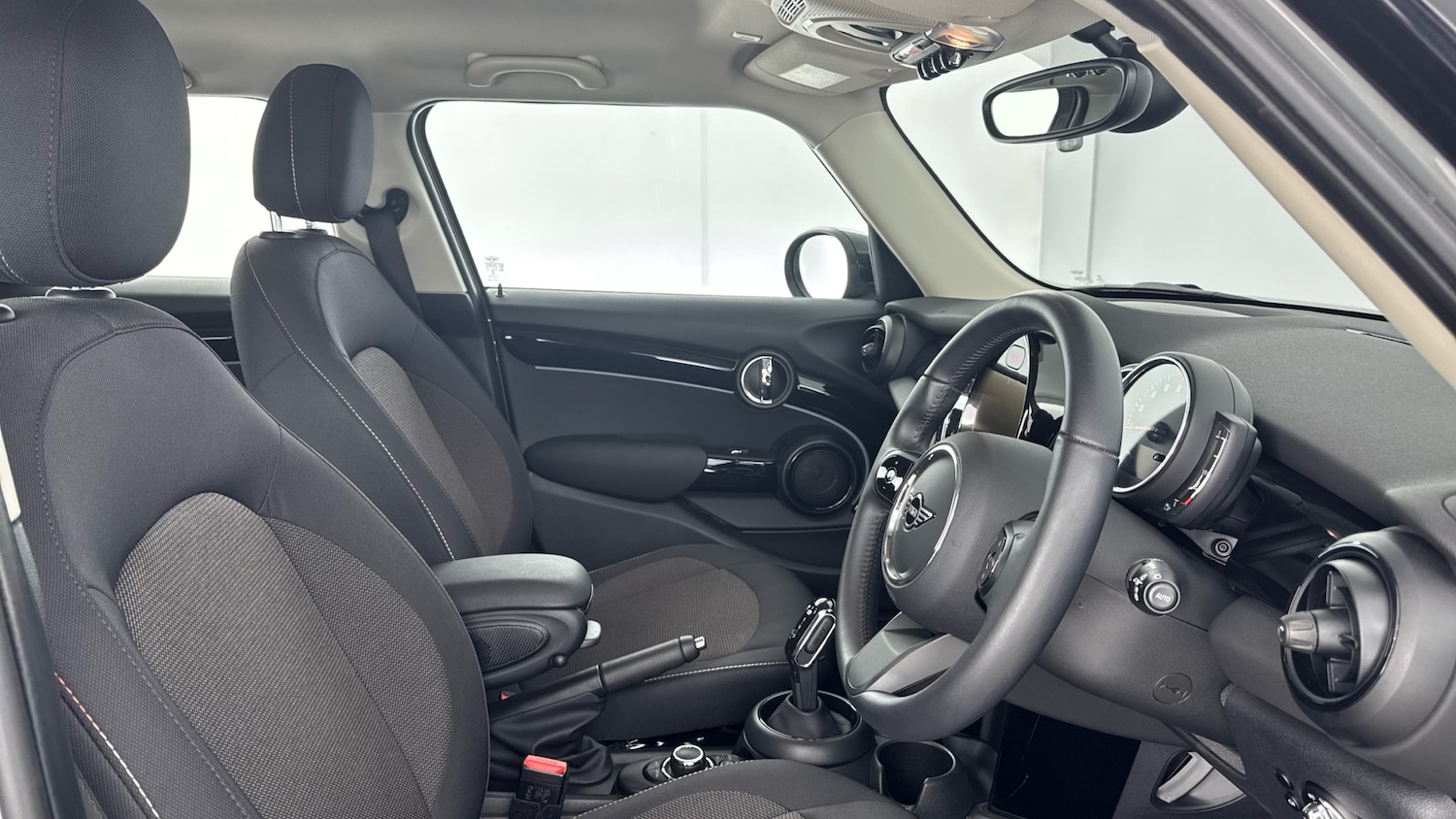 Used MINI Hatch 2022 for sale - 76908439: Photo 11