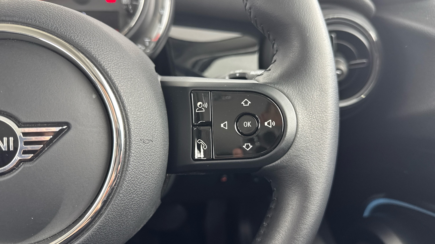 Used MINI Hatch 2022 for sale - 76908439: Photo 18