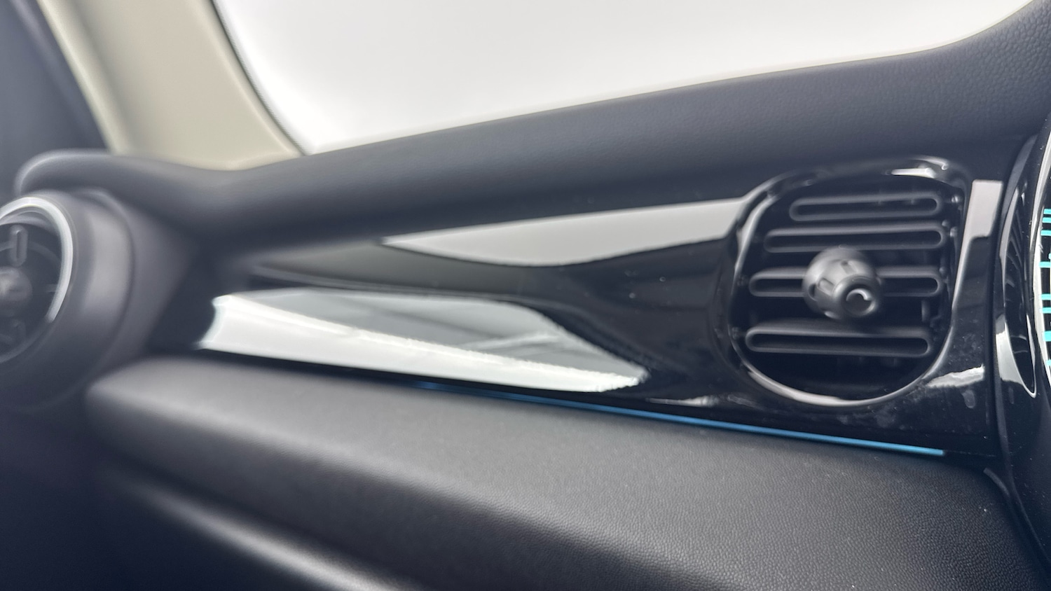 Used MINI Hatch 2022 for sale - 76908439: Photo 31