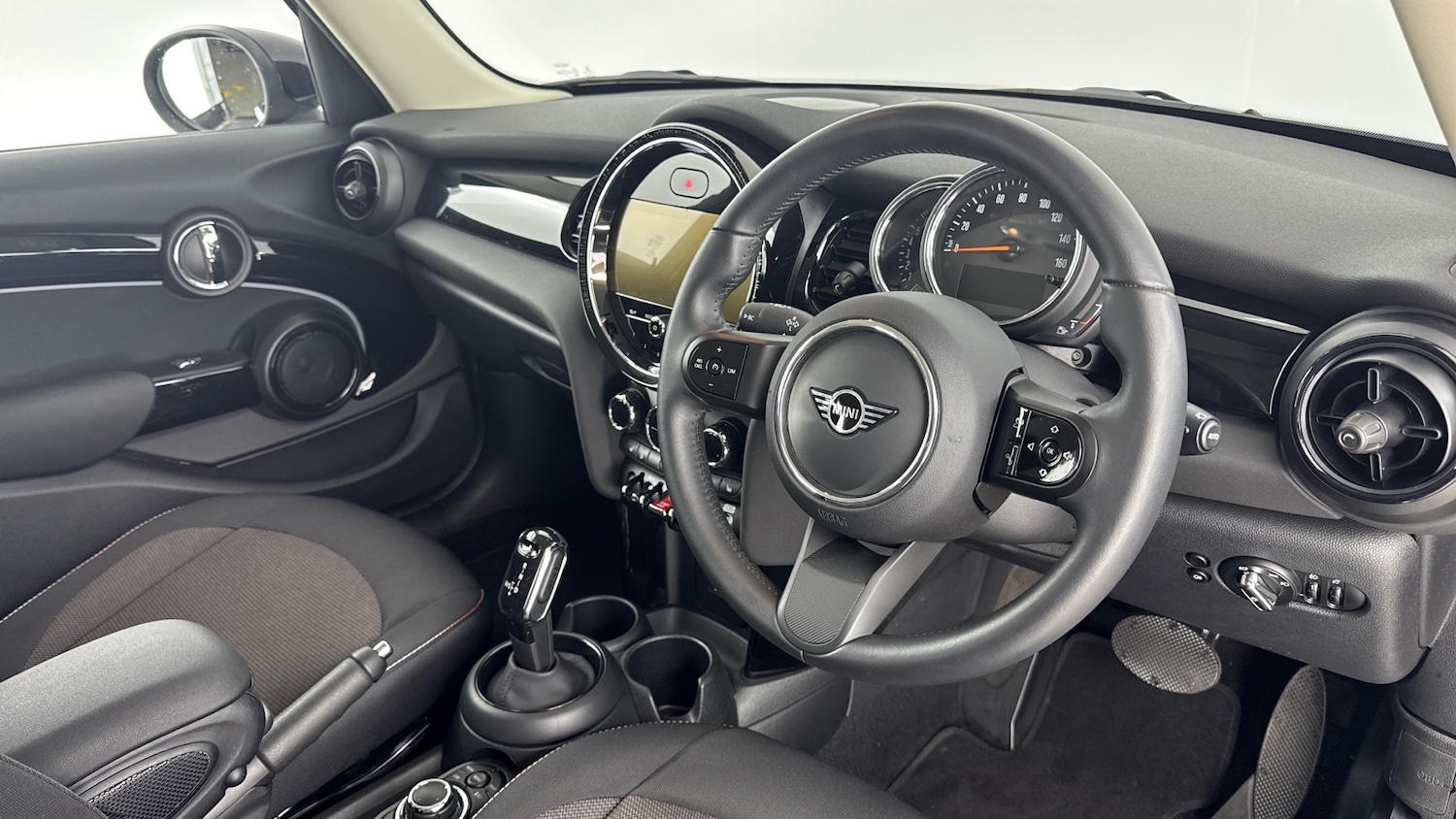 Used MINI Hatch 2022 for sale - 76908439: Photo 6