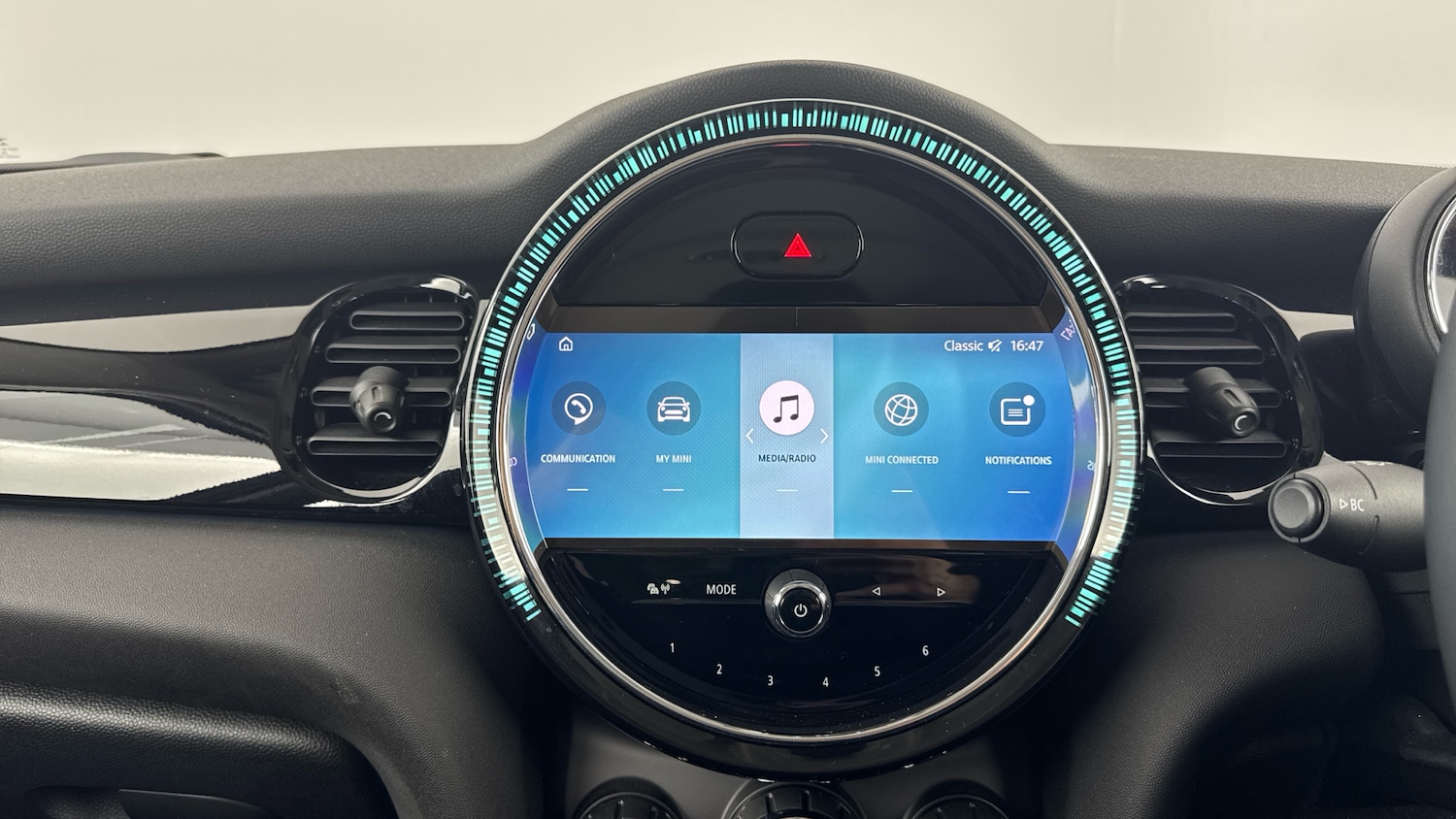 Used MINI Hatch 2022 for sale - 76908439: Photo 8