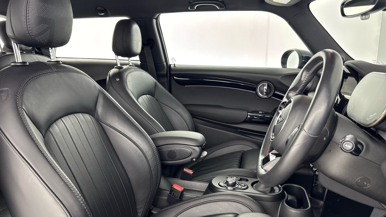 Used MINI Hatch 2022 for sale - 77946038: Photo 11